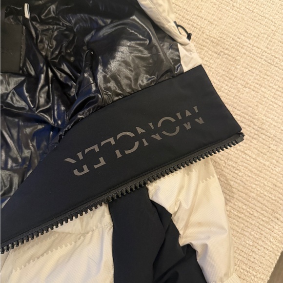 MONCLER White Korovin Down Jacket Men’s Size2 - Picture 4 of 5